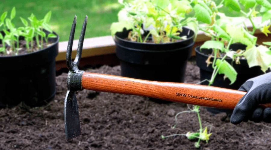 Gartenhacke spitz oder stumpf? So wählst du die richtigen Zinken für deinen Boden - SHW-FIRE