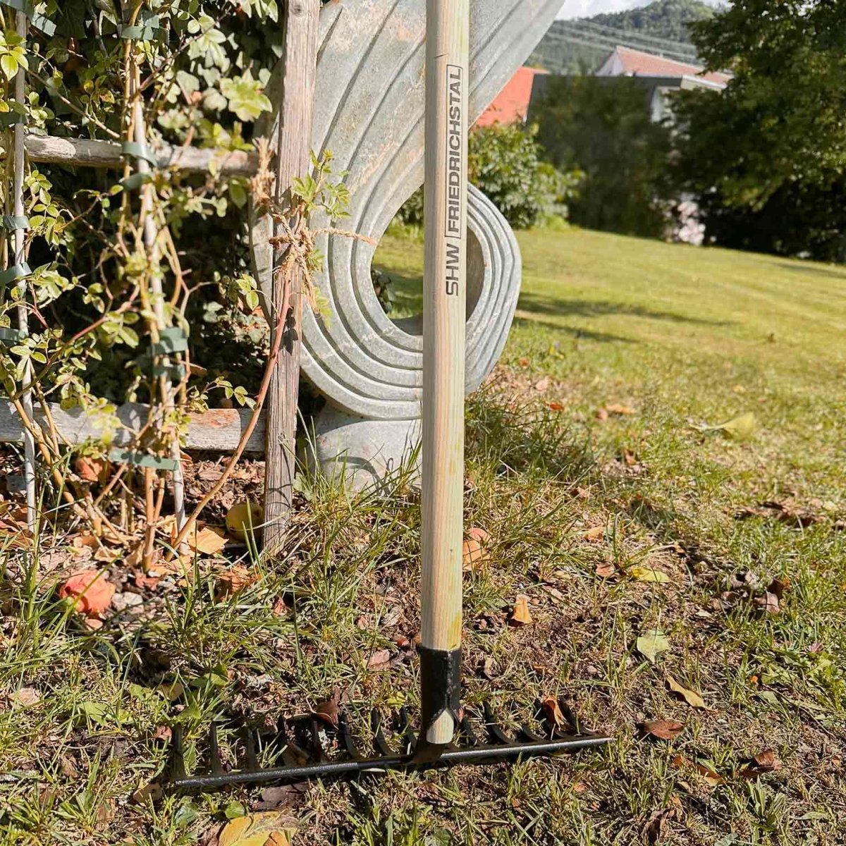 SHW Rechen mit 150 cm Eschenstiel, 14 oder 16 Zinken - SHW - FIRE