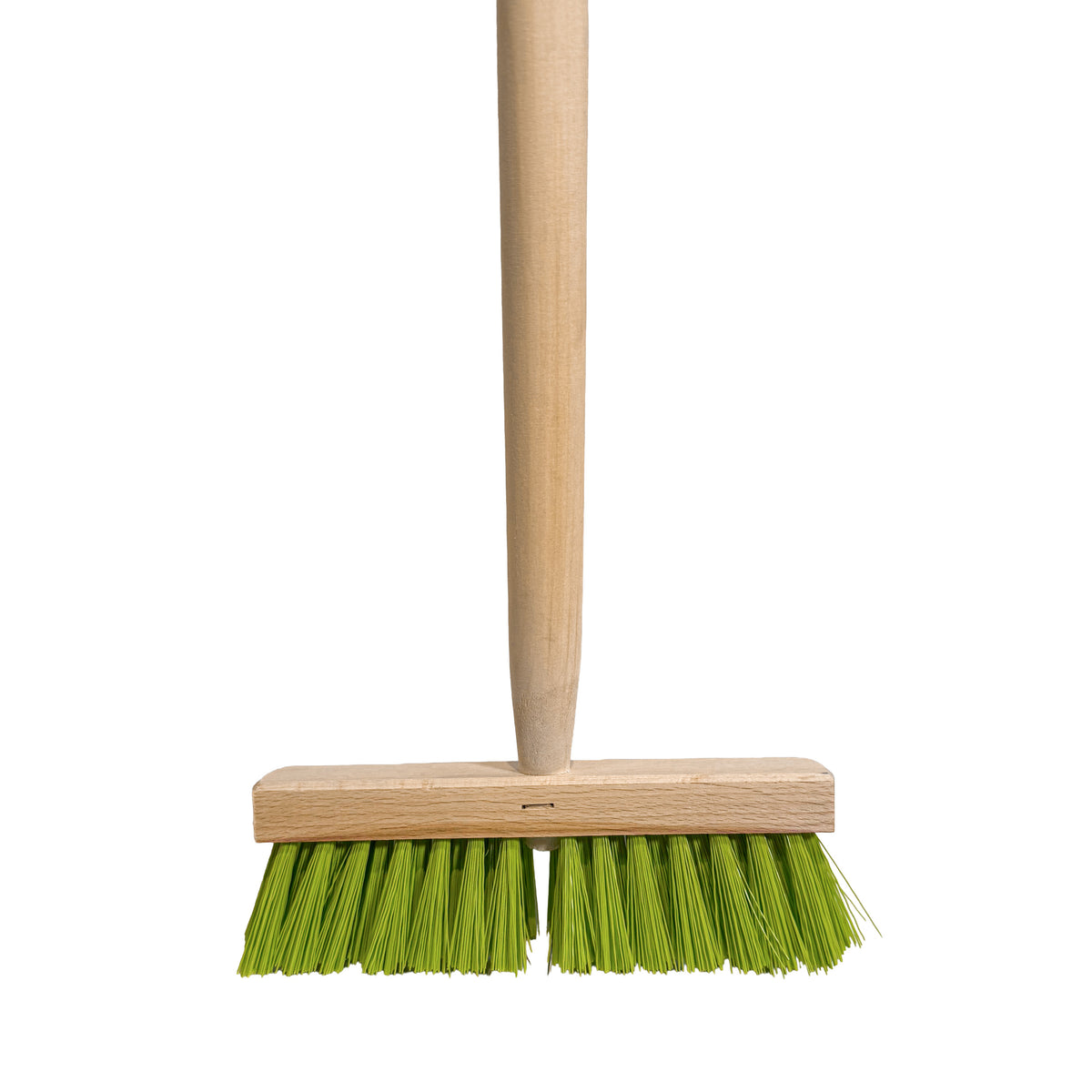 Rückansicht des Kinder Gartenbesens mit Holzstiel, stabilem Besenkopf und grünen Borsten für kleine Helfer bei Garten und Hofarbeiten.